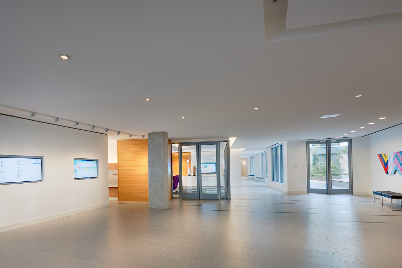 ModernArtPlace_Int_Amenity_Entry_JSauers_Dec2017 - Modern At Art Place